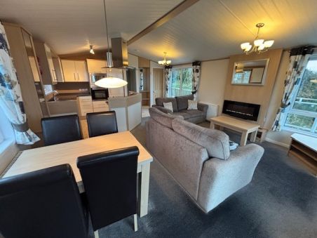 Atlas Lilac Lodge