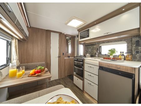2025 Coachman VIP 520